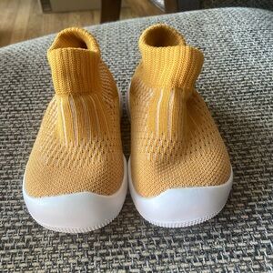 Engtoy baby shoe socks for sale!